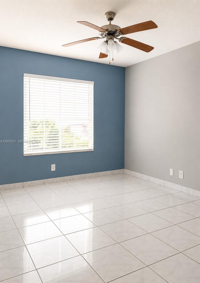 Building Photo - 9221 SW 138th Pl