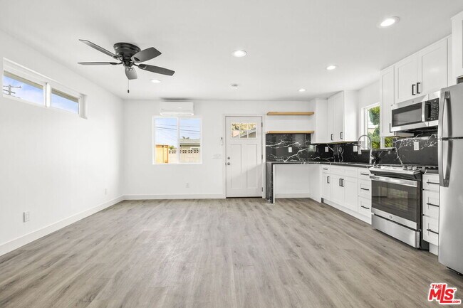 Building Photo - 1051 Gill Ave