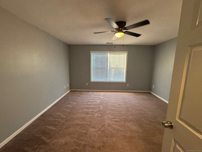 Building Photo - 59 Gilbert Ln