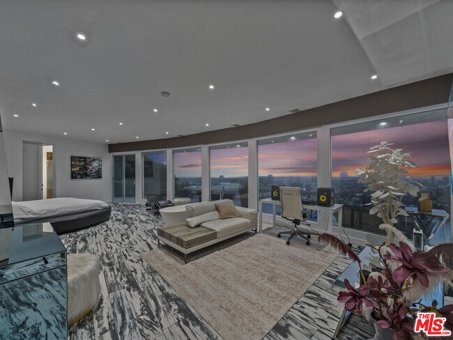 Building Photo - 8460 Cole Crest Dr