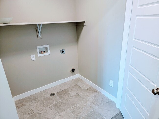 Building Photo - Gorgeous Townhome!!!
