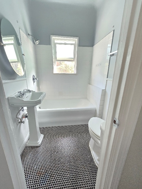 Building Photo - 851 Sanborn Ave