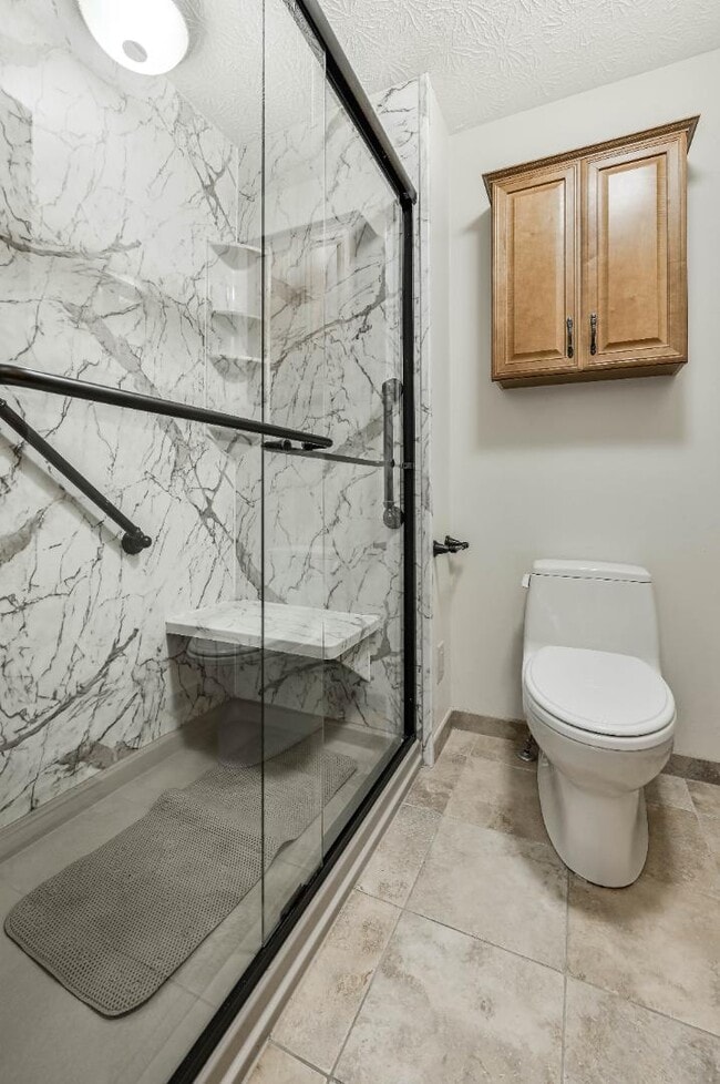 Building Photo - 1108 Redwood Dr