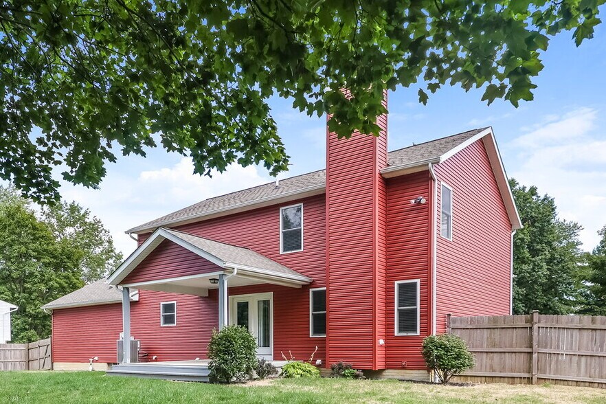 Building Photo - 11 Meadow Way SW