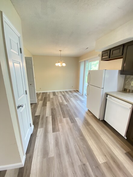 Building Photo - 4327 Ludwick Blvd