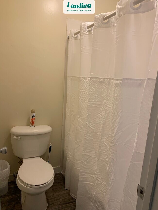 Building Photo - 595 Hicks Rd