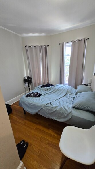 Building Photo - 21 Rossmore St