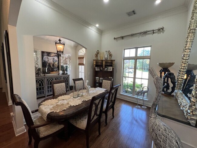 Building Photo - Luxury 4 Bedroom Home in Zachary’s Audubon Lakes