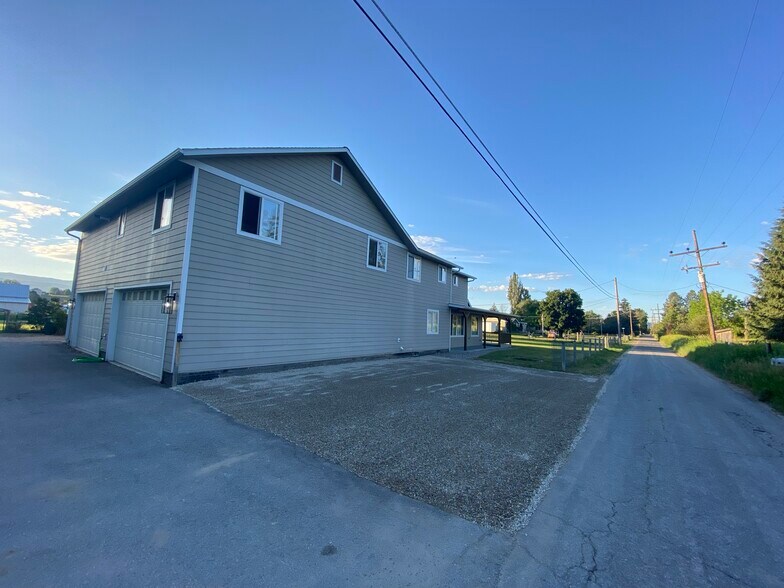 Building Photo - 288 Doran Ln