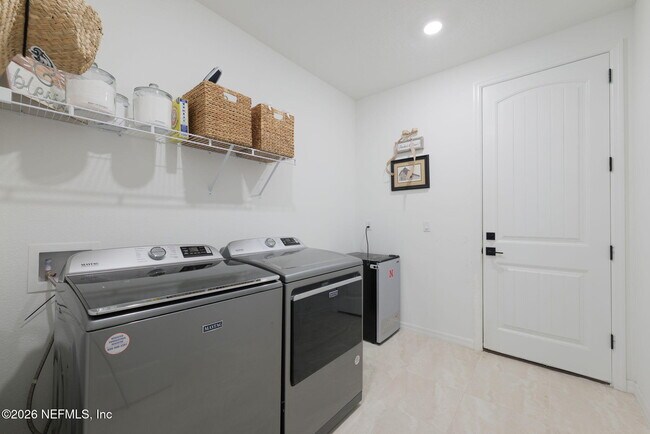 Building Photo - 12464 Clapboard Blf Trl