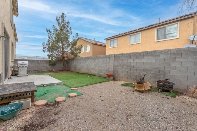 Building Photo - 1948 W Hammer Ln