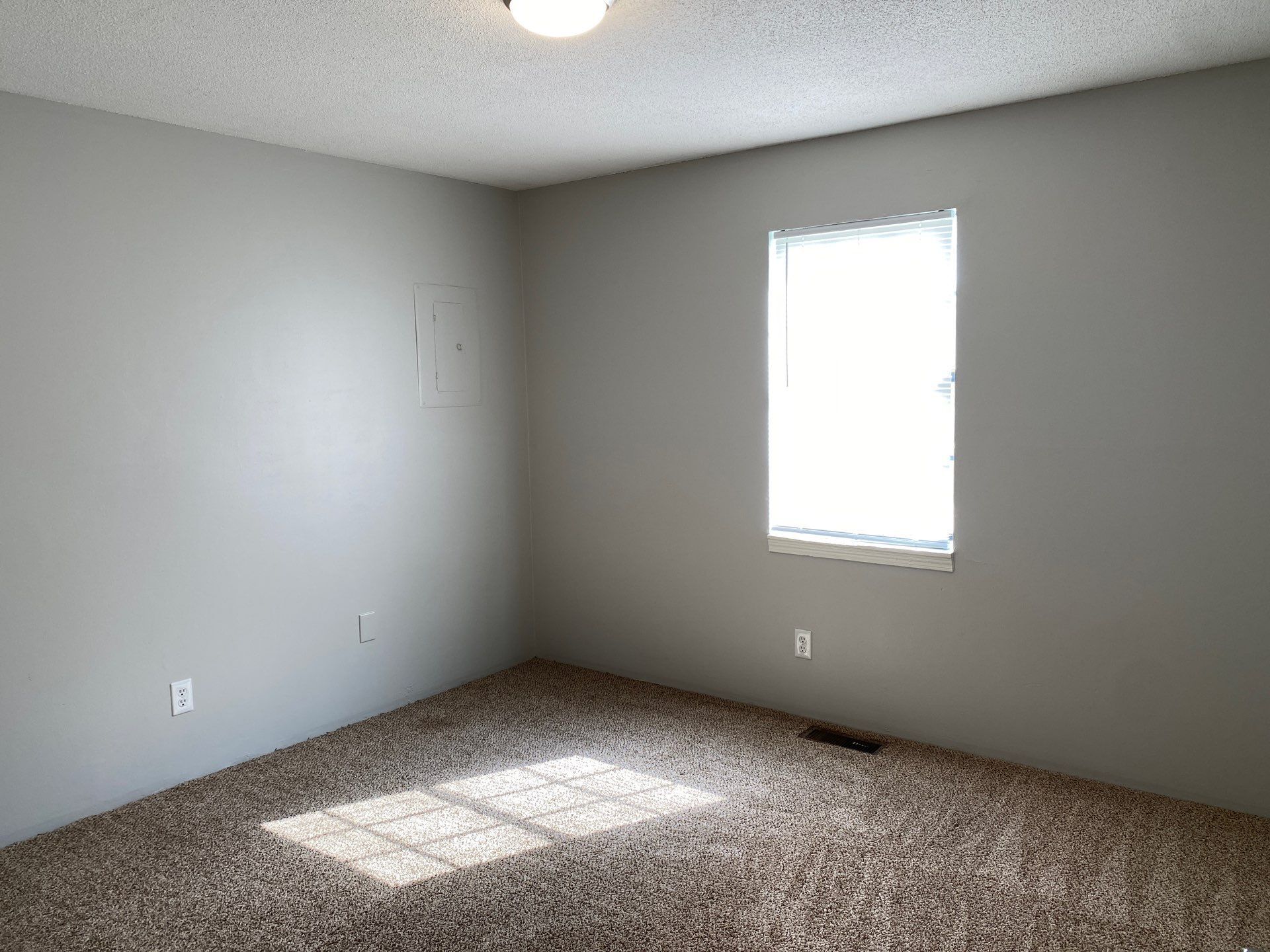 Building Photo - 35 Rossfield Cv