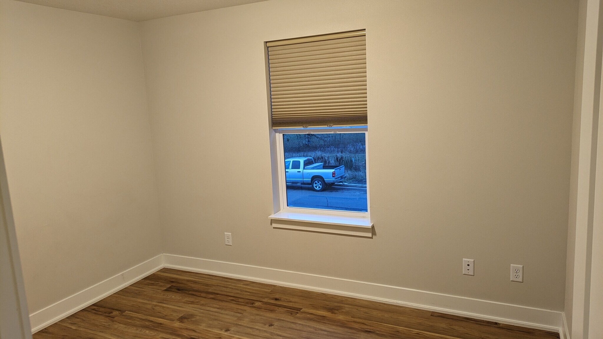 2nd Bedroom - 643 NE Kerns Dr