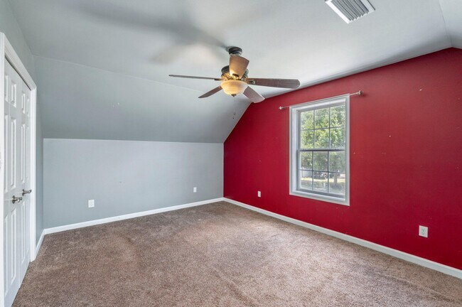 Building Photo - 322 Crescent Dr