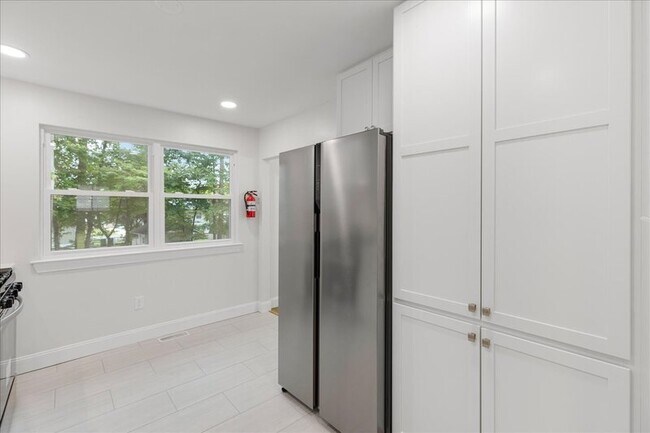Building Photo - 57 Greenvale Rd