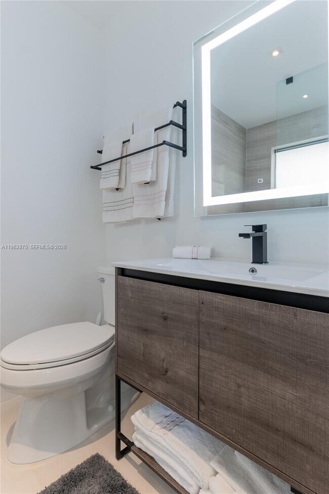 Building Photo - 7300 SW 77th Ave