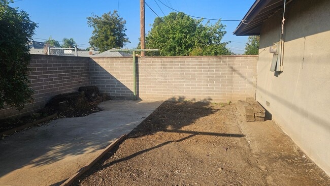 Building Photo - WOW!  Very Nice Updateds 3/1 Near Chestnut...