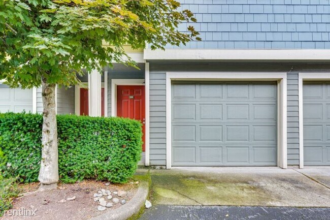 Building Photo - 3 br, 2 bath Condo - 1526 SE Cutter Ln