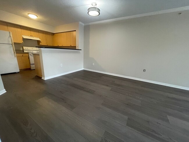 Building Photo - ANNUAL RENTAL - 1 BED / 1 BATH THE SANCTUA...
