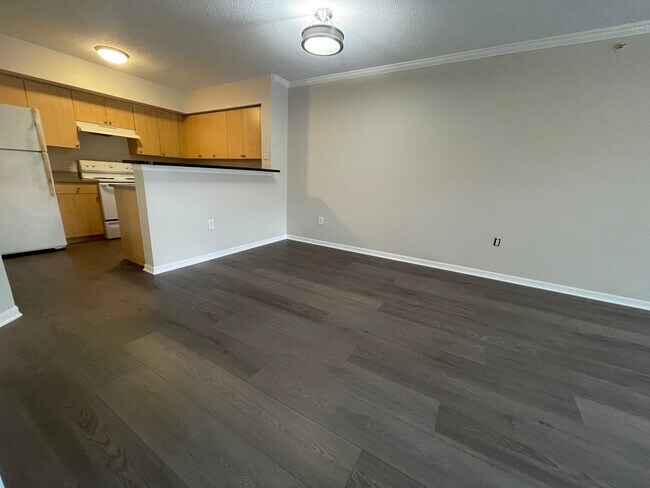 Building Photo - ANNUAL RENTAL - 1 BED / 1 BATH THE SANCTUARY AT IMPERIAL RIVER