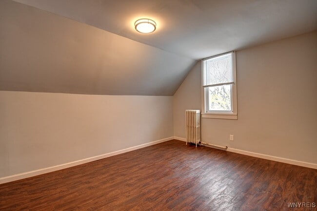 Building Photo - 36 19th St