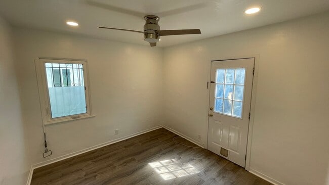 Building Photo - West LA Gem - 2 bed / 1 bath