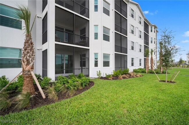 Building Photo - 15345 Grn Acrs Ave