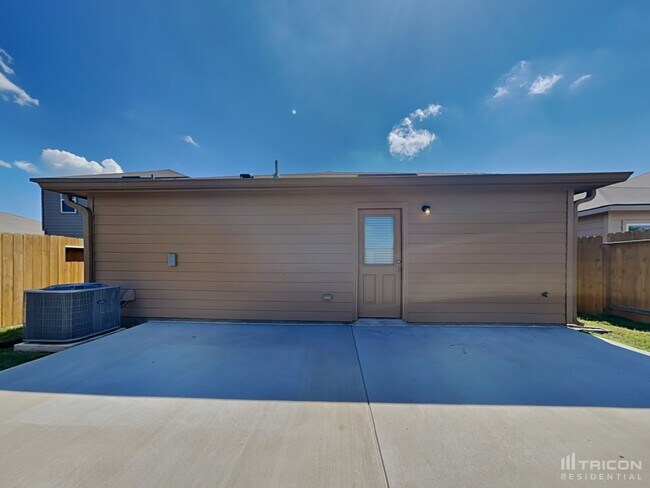 Building Photo - 715 Wonderland Trail