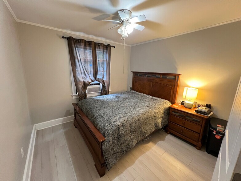 Building Photo - 1102 Rumar St