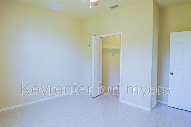 Building Photo - 2514 55th St SW