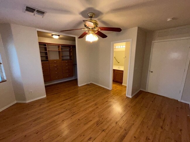 Building Photo - 12521 W Myer Ln