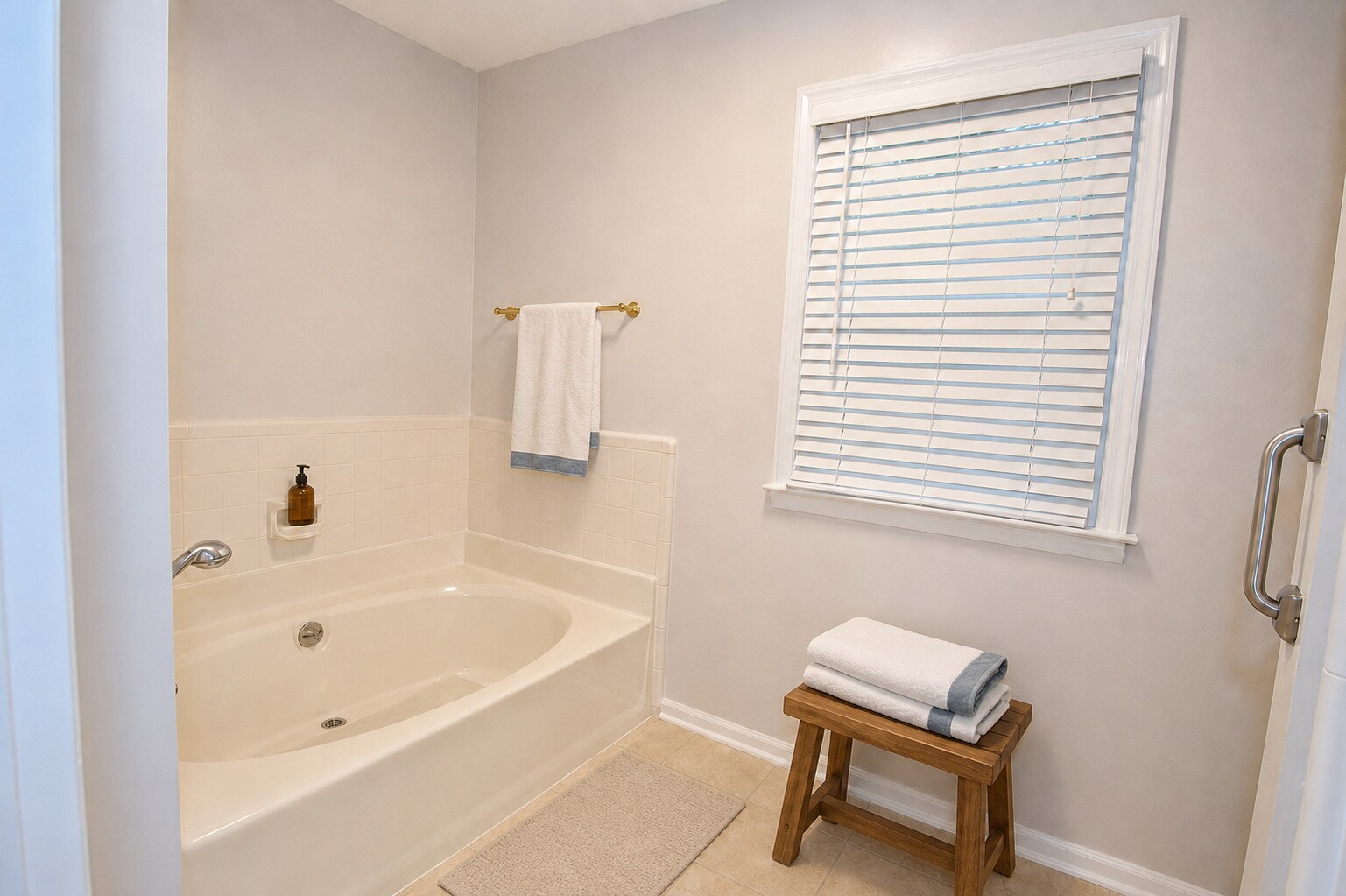 Building Photo - 223 Port Royal Dr