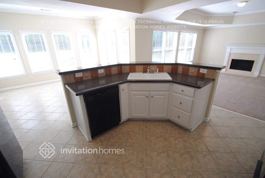 Building Photo - 1565 Woodpoint Way