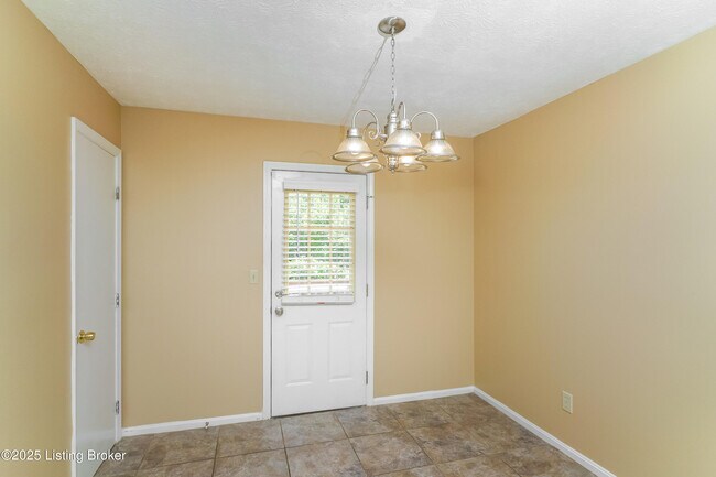 Building Photo - 4005 Chenwood Ln