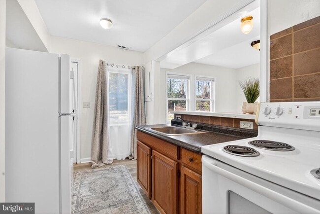 Building Photo - 1118 Sterling Ave