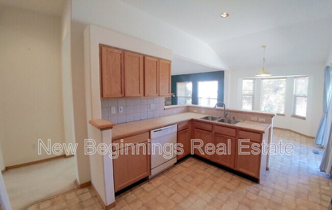 Building Photo - 4411 Hickory Hollow Dr