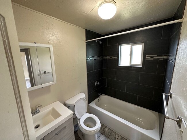 Building Photo - 4831 Frieda Ave