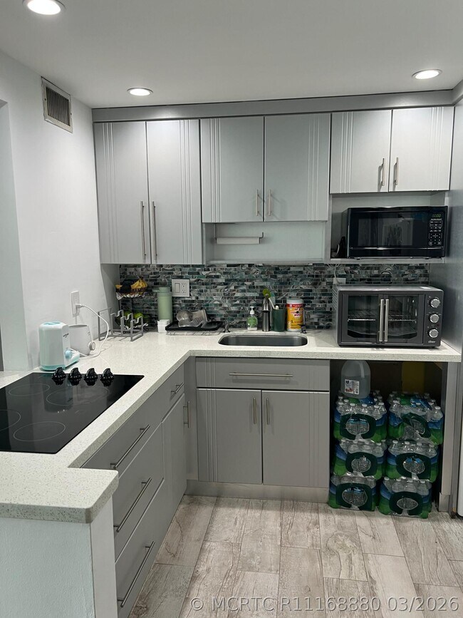 Building Photo - 3522 NE 171 St