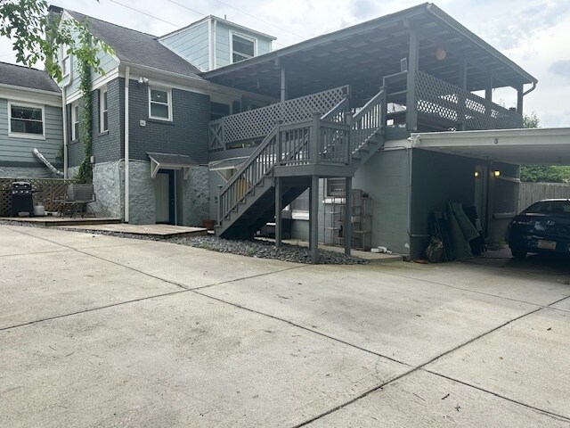 Building Photo - 1305 Stratford Ave