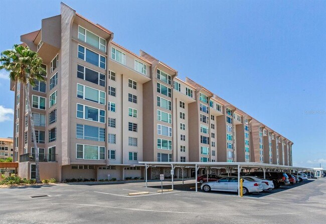 Building Photo - 632 Edgewater Dr
