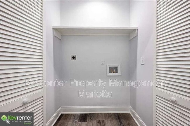 Building Photo - 872 Beryl St SW