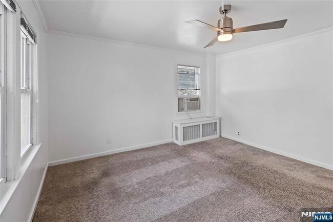 Building Photo - 106 Park Ave