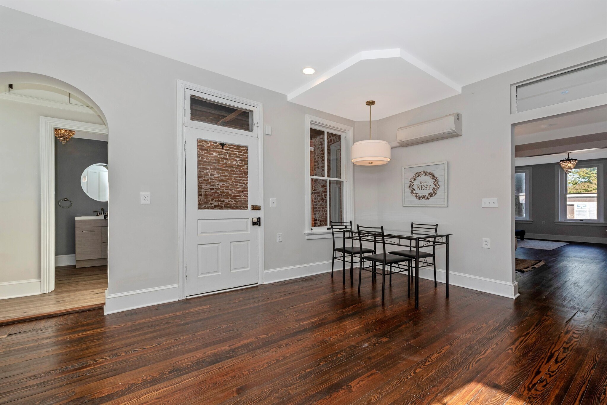 Building Photo - 6 W 4th St