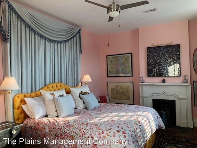 Building Photo - 1313 Hull St