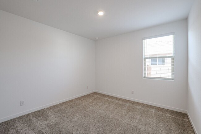 Building Photo - COMING SOON!! HOME IN TOLLESON! 4 BEDROOM 3 BATHROOMS!