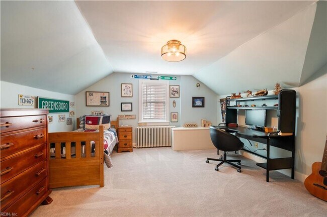 Building Photo - Beautiful Cape Cod in Larchmont