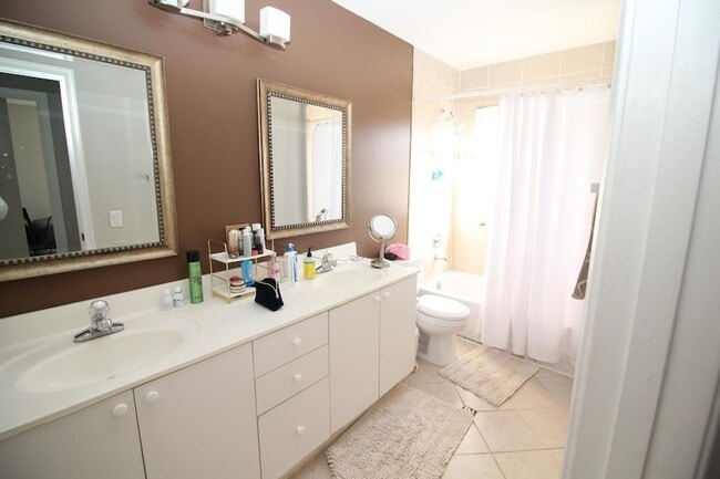 Building Photo - 1396 Banyan Way