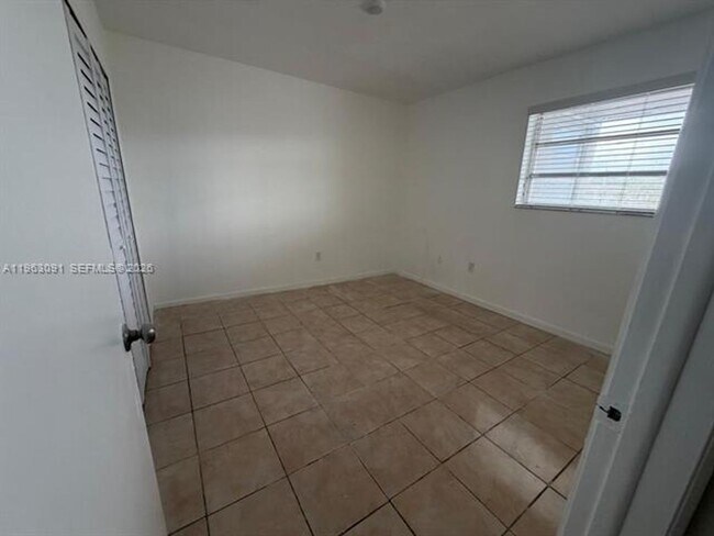 Building Photo - 4617 NW 2nd Terrace