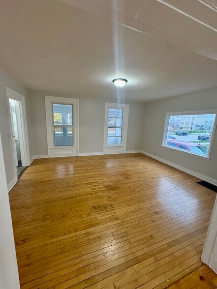 Building Photo - 700 W Lincoln Ave