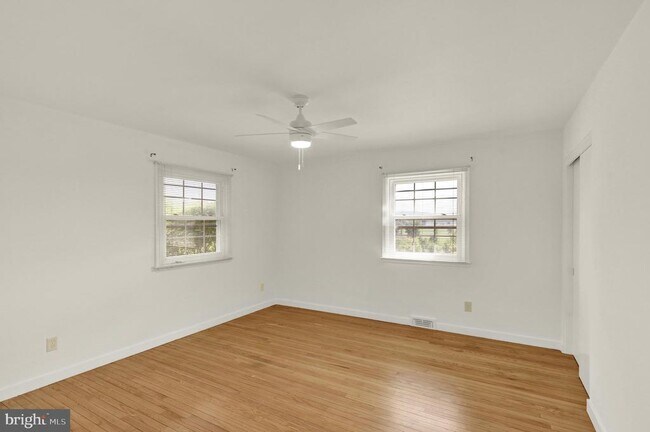 Building Photo - 13 Lupine Ln